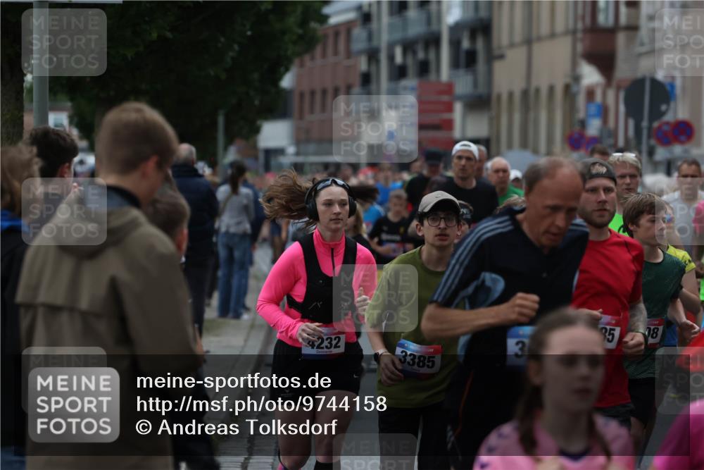 12.06.2026 - Holstenköstenlauf Andreas Tolksdorf http://msf.ph/oto/9744158 12.06.2026 17:33:40 Laufen 4232, 3385, 3, 95, 8, 35 meine-sportfotos.de
