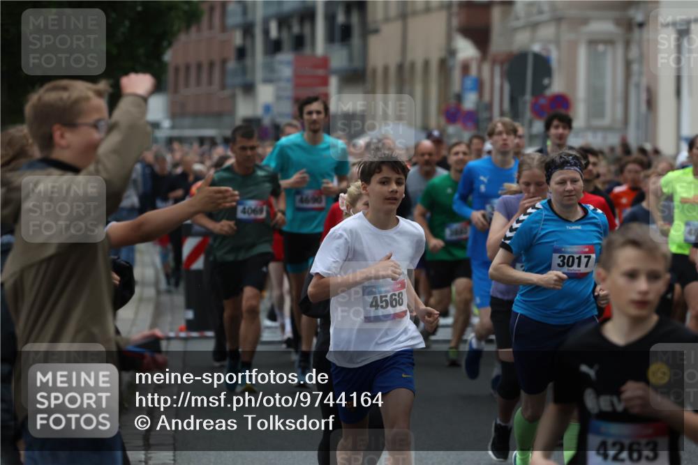12.06.2026 - Holstenköstenlauf Andreas Tolksdorf http://msf.ph/oto/9744164 12.06.2026 17:33:47 Laufen 4069, 4690, 4568, 3017, 4263 meine-sportfotos.de