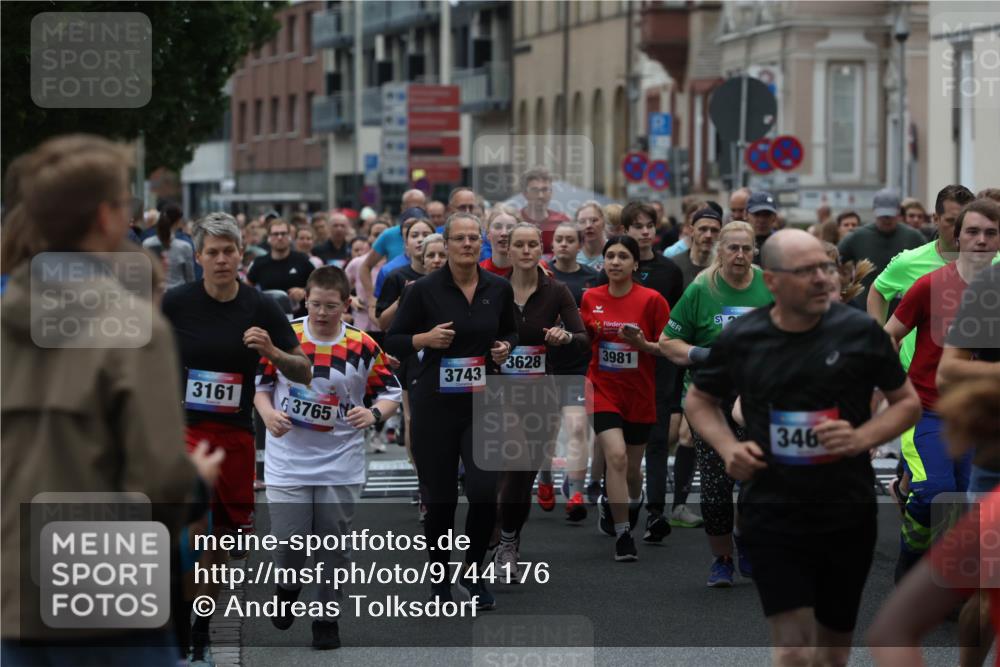 12.06.2026 - Holstenköstenlauf Andreas Tolksdorf http://msf.ph/oto/9744176 12.06.2026 17:33:55 Laufen 3981, 3628, 3743, 3161, 3765, 346 meine-sportfotos.de