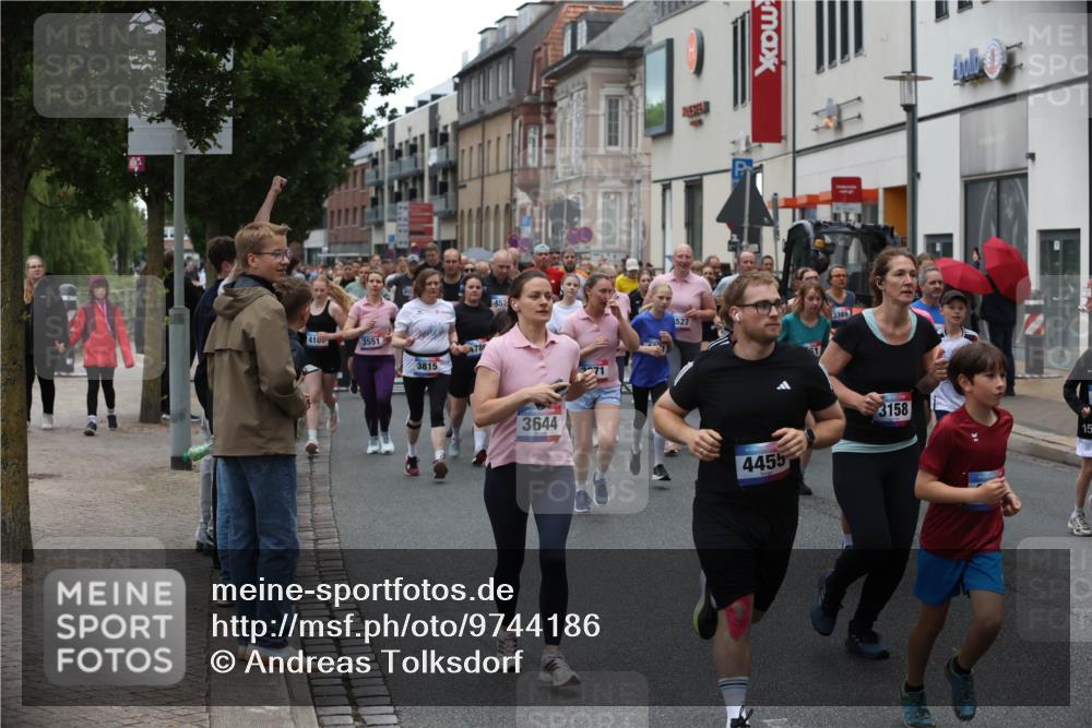 12.06.2026 - Holstenköstenlauf Andreas Tolksdorf http://msf.ph/oto/9744186 12.06.2026 17:34:04 Laufen 410, 3551, 3815, 452, 3389, 527, 3644, 4455, 3158, 15 meine-sportfotos.de