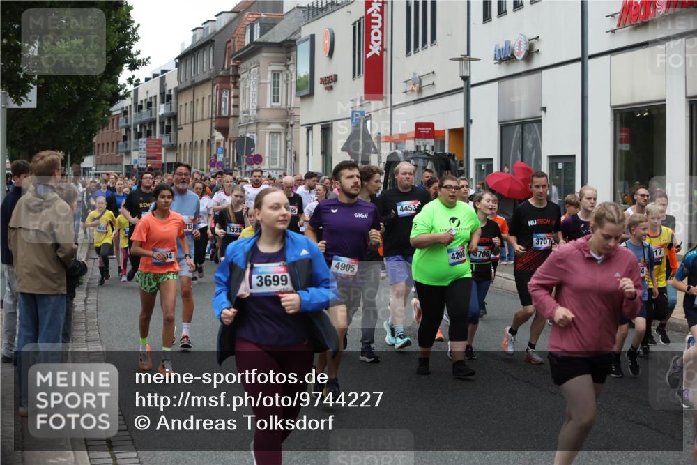 12.06.2026 - Holstenköstenlauf Andreas Tolksdorf http://msf.ph/oto/9744227 12.06.2026 17:34:29 Laufen 4005, 313, 3325, 165, 4453, 3699, 4905, 3707, 4208, 706, 17 meine-sportfotos.de