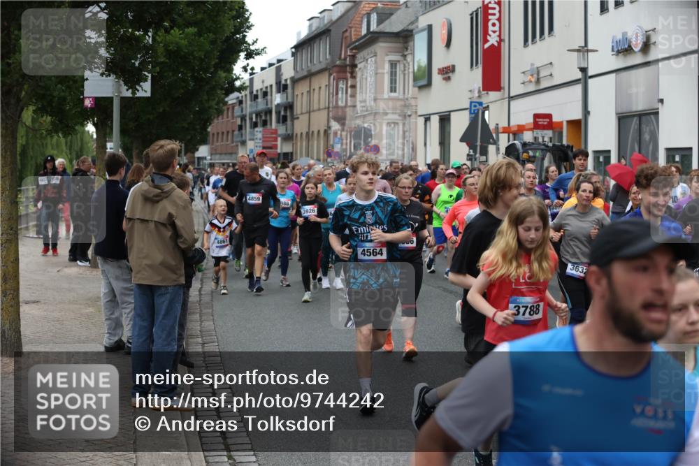 12.06.2026 - Holstenköstenlauf Andreas Tolksdorf http://msf.ph/oto/9744242 12.06.2026 17:34:39 Laufen 4861, 4859, 088, 3926, 16, 4564, 4079, 3788, 3632 meine-sportfotos.de