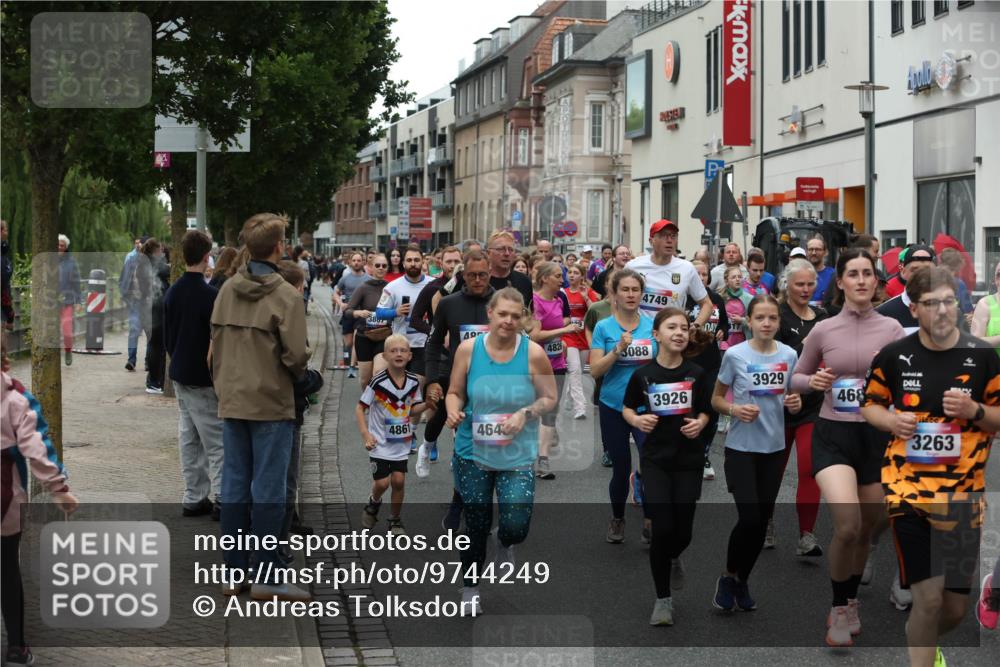 12.06.2026 - Holstenköstenlauf Andreas Tolksdorf http://msf.ph/oto/9744249 12.06.2026 17:34:42 Laufen 3807, 4749, 49, 4826, 5088, 4861, 464, 3926, 3929, 468, 3263 meine-sportfotos.de