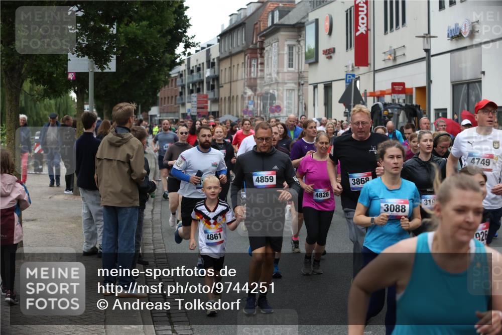 12.06.2026 - Holstenköstenlauf Andreas Tolksdorf http://msf.ph/oto/9744251 12.06.2026 17:34:44 Laufen 4861, 4859, 3868, 4826, 3088, 319, 4749, 926 meine-sportfotos.de