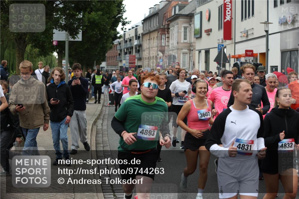 12.06.2026 - Holstenköstenlauf Andreas Tolksdorf http://msf.ph/oto/9744263 12.06.2026 17:34:55 Laufen 4893, 4845, 343, 3607, 4831, 4832 meine-sportfotos.de