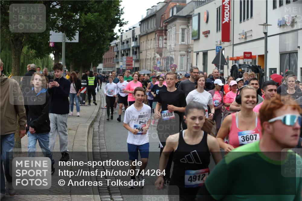 12.06.2026 - Holstenköstenlauf Andreas Tolksdorf http://msf.ph/oto/9744264 12.06.2026 17:34:56 Laufen 4414, 3807, 4488, 4343, 69, 4912, 3607 meine-sportfotos.de