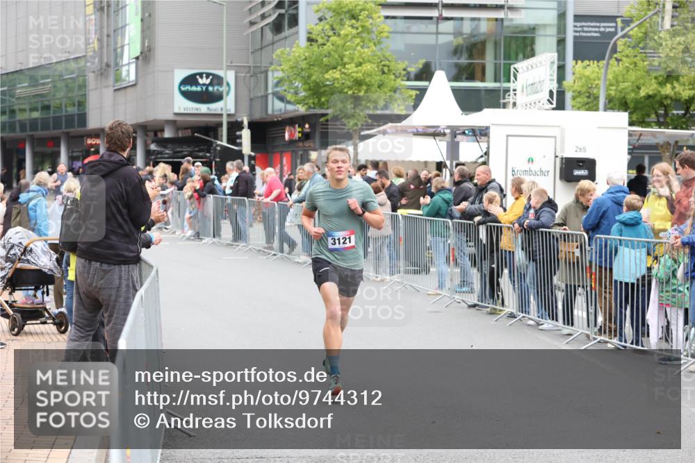 12.06.2026 - Holstenköstenlauf Andreas Tolksdorf http://msf.ph/oto/9744312 12.06.2026 17:50:23 Laufen 3121, 265 meine-sportfotos.de