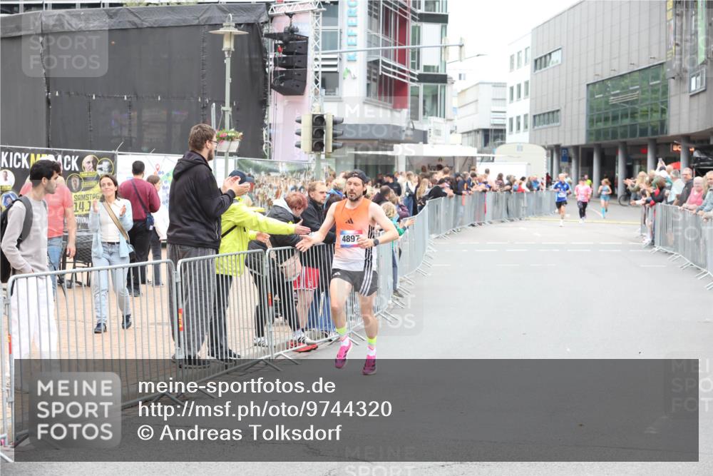 12.06.2026 - Holstenköstenlauf Andreas Tolksdorf http://msf.ph/oto/9744320 12.06.2026 17:50:46 Laufen 14, 1, 00, 20, 4897 meine-sportfotos.de
