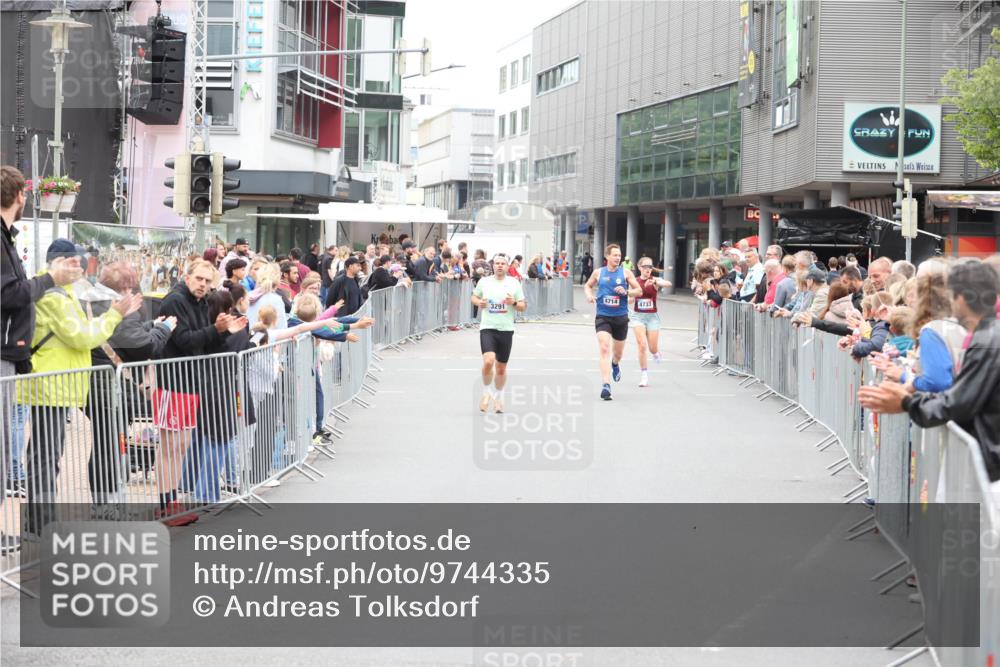 12.06.2026 - Holstenköstenlauf Andreas Tolksdorf http://msf.ph/oto/9744335 12.06.2026 17:51:02 Laufen 4714, 4733 meine-sportfotos.de