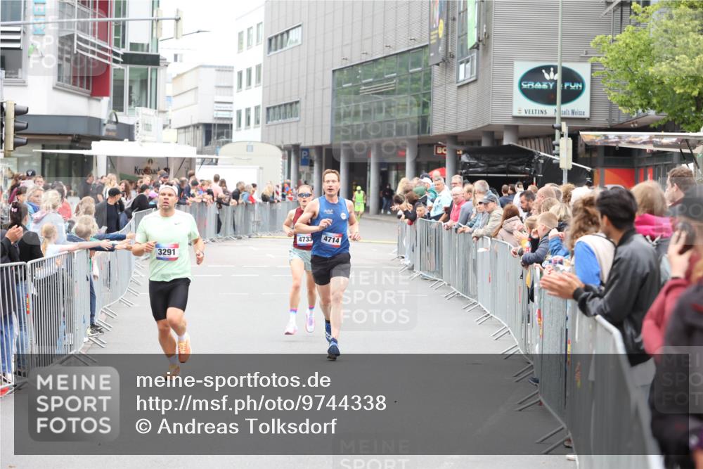12.06.2026 - Holstenköstenlauf Andreas Tolksdorf http://msf.ph/oto/9744338 12.06.2026 17:51:04 Laufen 4733, 3291, 4714 meine-sportfotos.de