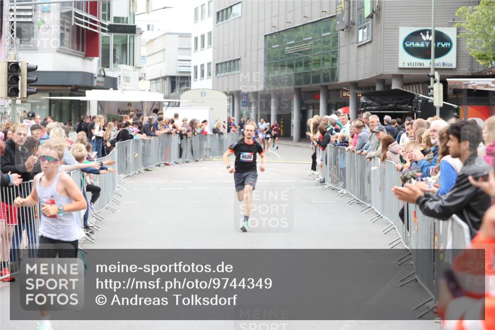 12.06.2026 - Holstenköstenlauf Andreas Tolksdorf http://msf.ph/oto/9744349 12.06.2026 17:51:26 Laufen 4520 meine-sportfotos.de