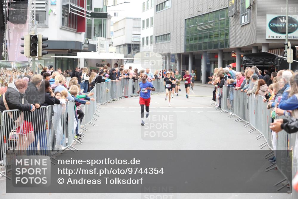 12.06.2026 - Holstenköstenlauf Andreas Tolksdorf http://msf.ph/oto/9744354 12.06.2026 17:51:33 Laufen 4887 meine-sportfotos.de