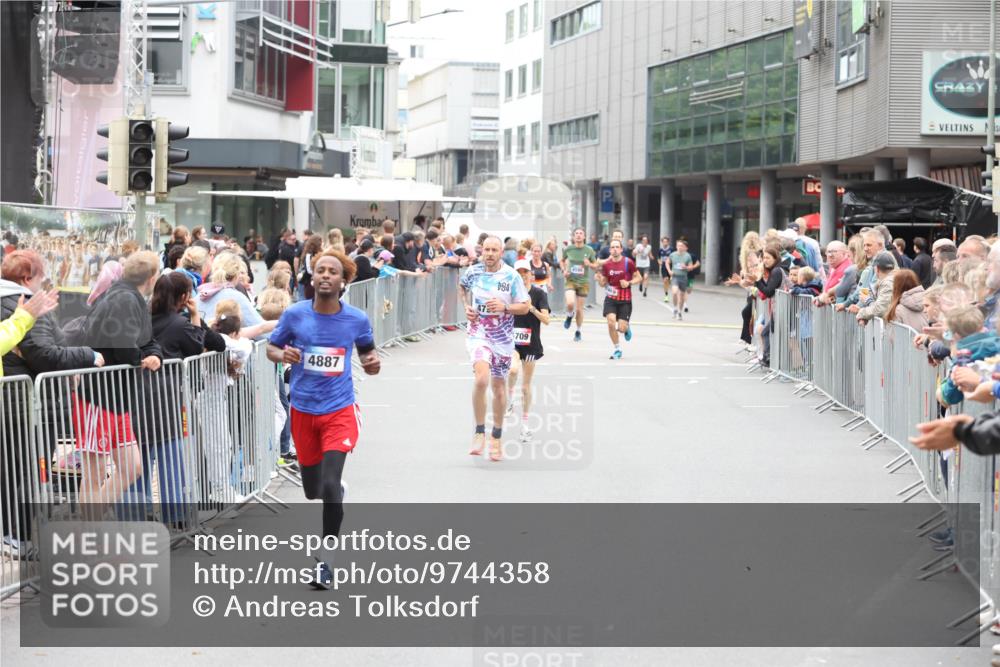12.06.2026 - Holstenköstenlauf Andreas Tolksdorf http://msf.ph/oto/9744358 12.06.2026 17:51:37 Laufen 4887, 709 meine-sportfotos.de