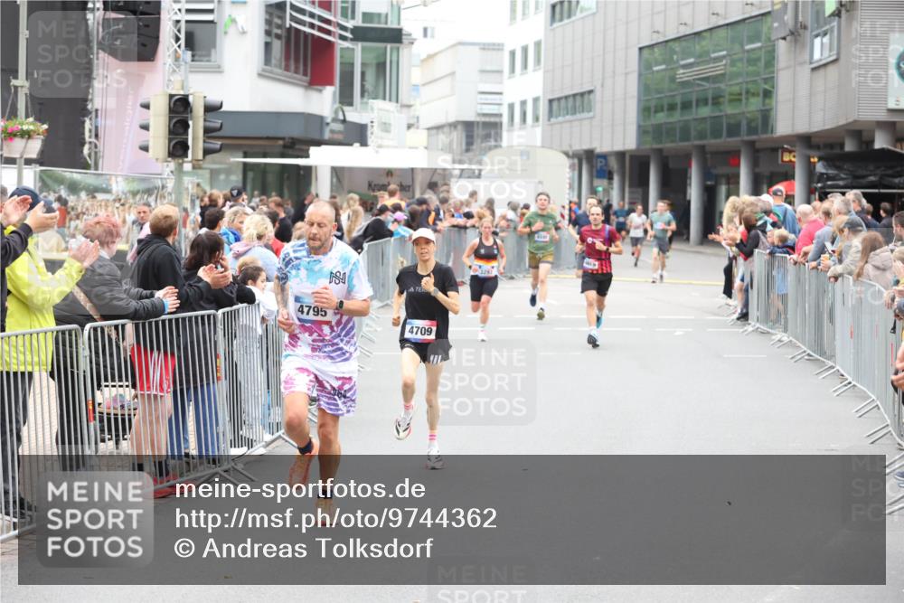 12.06.2026 - Holstenköstenlauf Andreas Tolksdorf http://msf.ph/oto/9744362 12.06.2026 17:51:39 Laufen 4795, 4709, 19 meine-sportfotos.de
