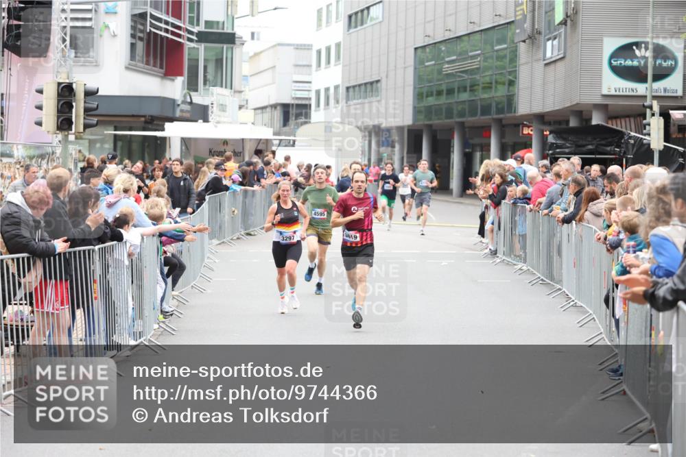 12.06.2026 - Holstenköstenlauf Andreas Tolksdorf http://msf.ph/oto/9744366 12.06.2026 17:51:41 Laufen 3297, 4595, 3819 meine-sportfotos.de