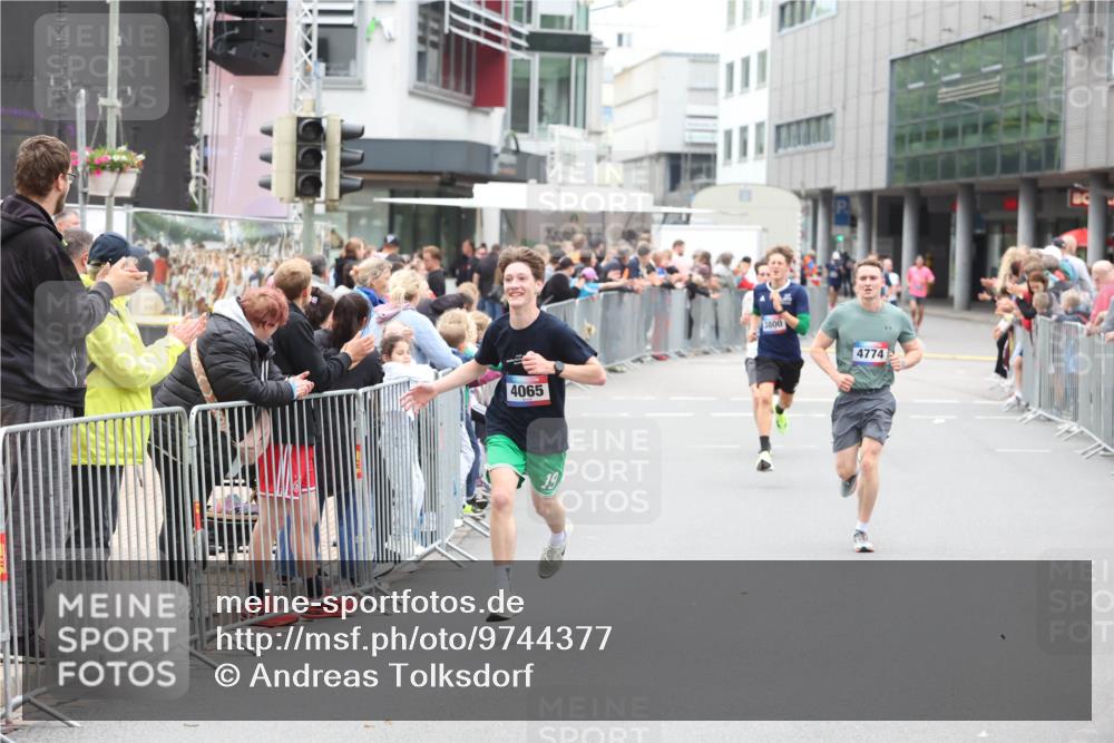 12.06.2026 - Holstenköstenlauf Andreas Tolksdorf http://msf.ph/oto/9744377 12.06.2026 17:51:48 Laufen 4065, 3800, 4774 meine-sportfotos.de