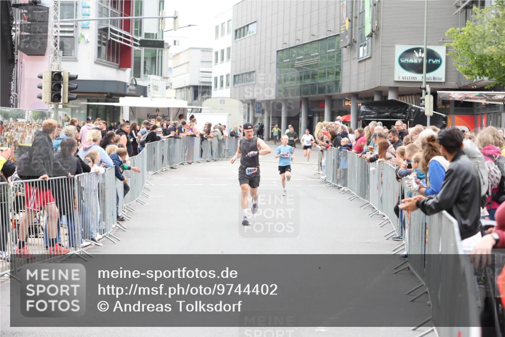 12.06.2026 - Holstenköstenlauf Andreas Tolksdorf http://msf.ph/oto/9744402 12.06.2026 17:52:19 Laufen 3859, 3876 meine-sportfotos.de