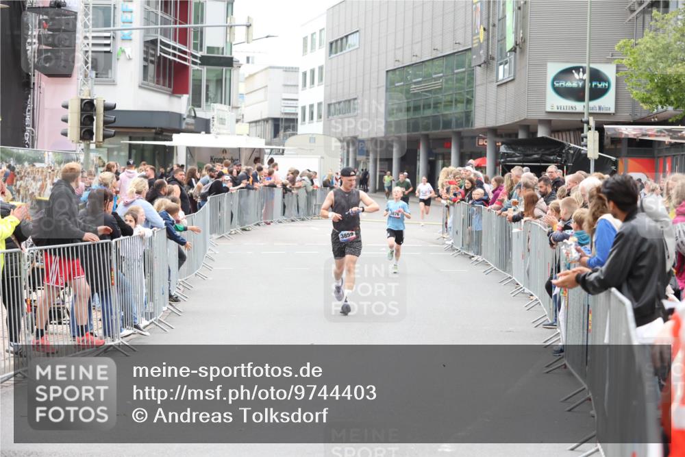 12.06.2026 - Holstenköstenlauf Andreas Tolksdorf http://msf.ph/oto/9744403 12.06.2026 17:52:19 Laufen 3859, 3876 meine-sportfotos.de