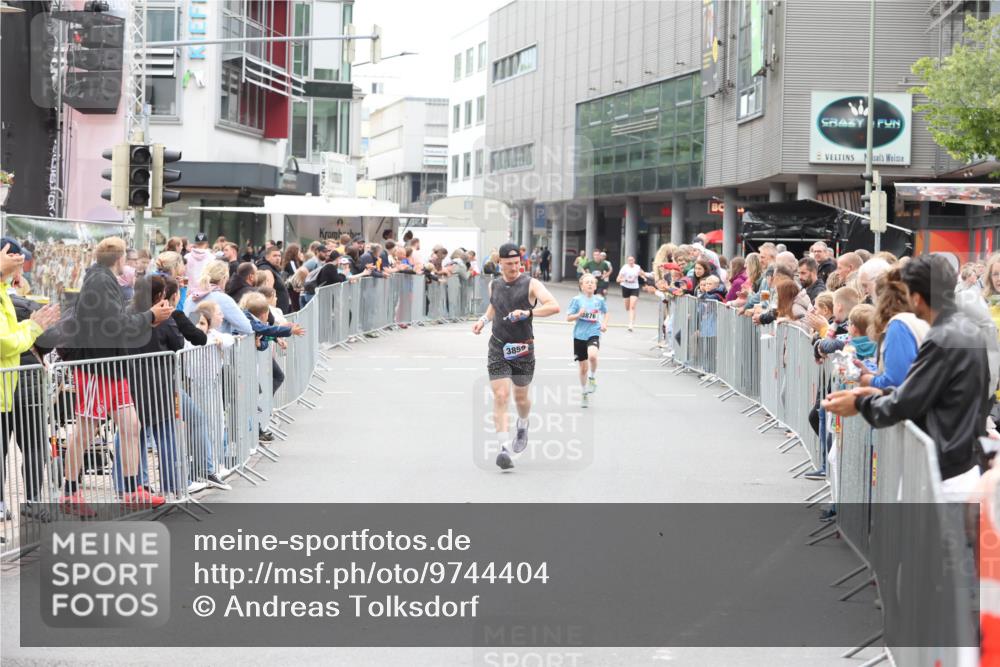 12.06.2026 - Holstenköstenlauf Andreas Tolksdorf http://msf.ph/oto/9744404 12.06.2026 17:52:20 Laufen 3859, 3876 meine-sportfotos.de
