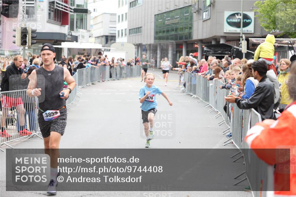12.06.2026 - Holstenköstenlauf Andreas Tolksdorf http://msf.ph/oto/9744408 12.06.2026 17:52:23 Laufen 3859, 876 meine-sportfotos.de