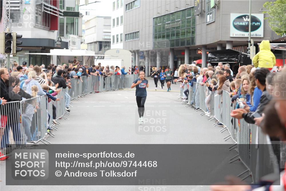 12.06.2026 - Holstenköstenlauf Andreas Tolksdorf http://msf.ph/oto/9744468 12.06.2026 17:53:55 Laufen 3241 meine-sportfotos.de