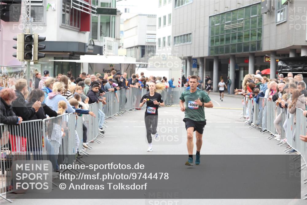 12.06.2026 - Holstenköstenlauf Andreas Tolksdorf http://msf.ph/oto/9744478 12.06.2026 17:54:05 Laufen 4250, 4069 meine-sportfotos.de