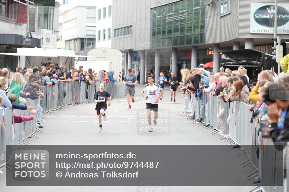 12.06.2026 - Holstenköstenlauf Andreas Tolksdorf http://msf.ph/oto/9744487 12.06.2026 17:54:18 Laufen 310, 4042, 344, 4786 meine-sportfotos.de