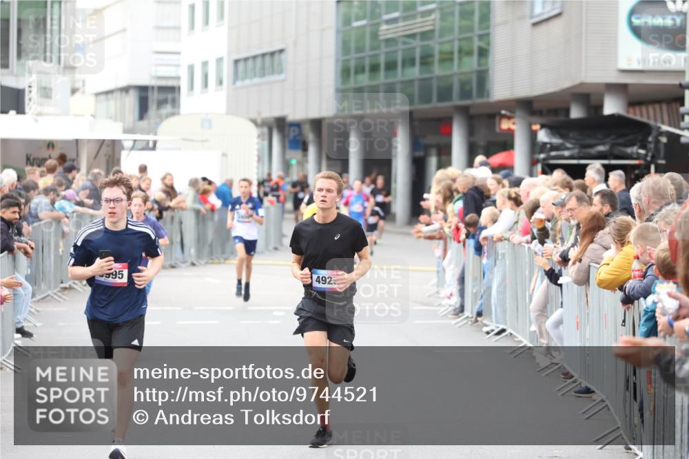 12.06.2026 - Holstenköstenlauf Andreas Tolksdorf http://msf.ph/oto/9744521 12.06.2026 17:54:53 Laufen 595, 4923 meine-sportfotos.de