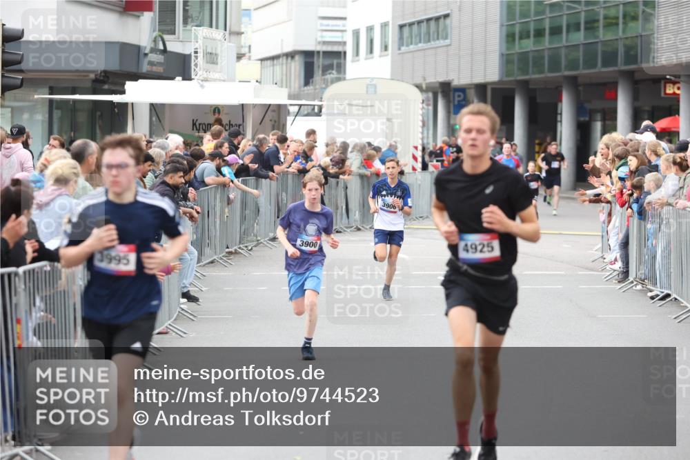 12.06.2026 - Holstenköstenlauf Andreas Tolksdorf http://msf.ph/oto/9744523 12.06.2026 17:54:55 Laufen 4, 3995, 3900, 3906, 4925 meine-sportfotos.de
