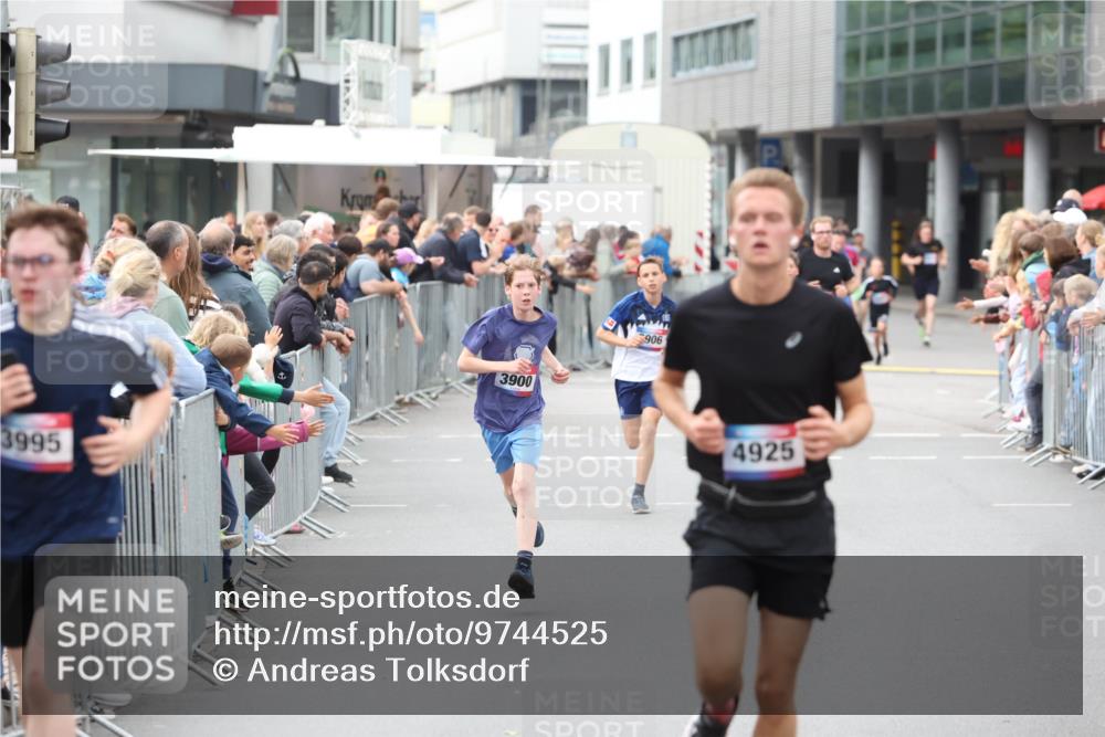12.06.2026 - Holstenköstenlauf Andreas Tolksdorf http://msf.ph/oto/9744525 12.06.2026 17:54:55 Laufen 3995, 3900, 906, 4925 meine-sportfotos.de