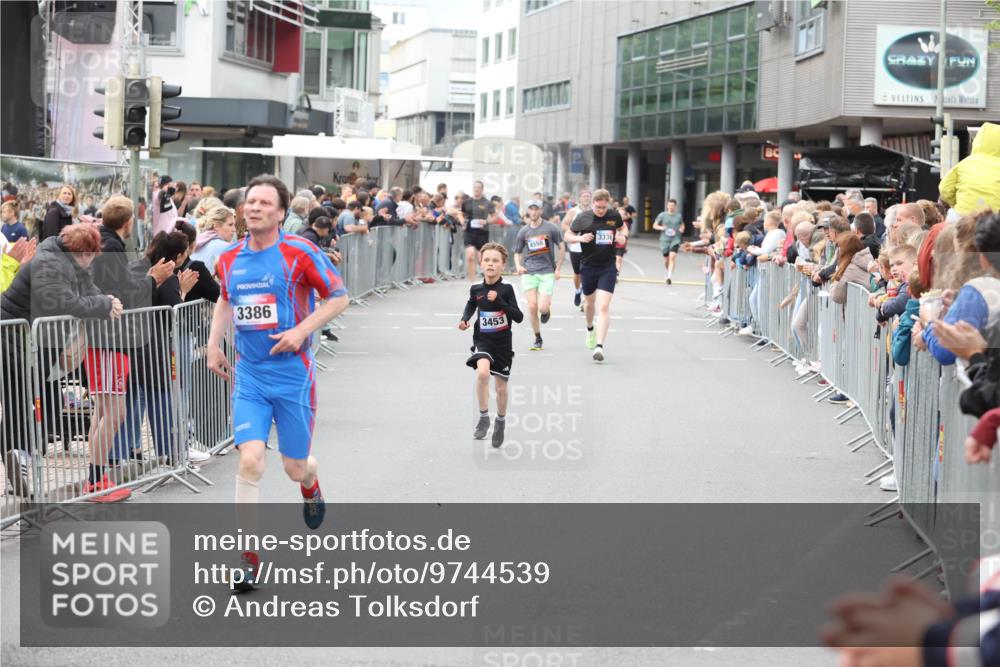 12.06.2026 - Holstenköstenlauf Andreas Tolksdorf http://msf.ph/oto/9744539 12.06.2026 17:55:07 Laufen 3386, 3453, 4550, 3336 meine-sportfotos.de