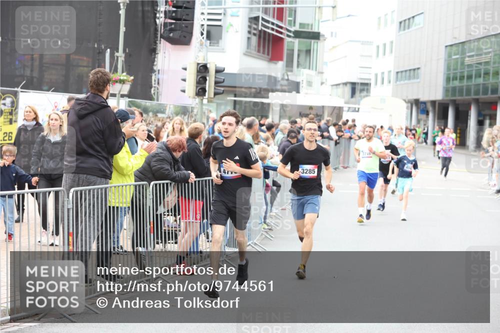 12.06.2026 - Holstenköstenlauf Andreas Tolksdorf http://msf.ph/oto/9744561 12.06.2026 17:55:26 Laufen 26, 3285, 3745 meine-sportfotos.de
