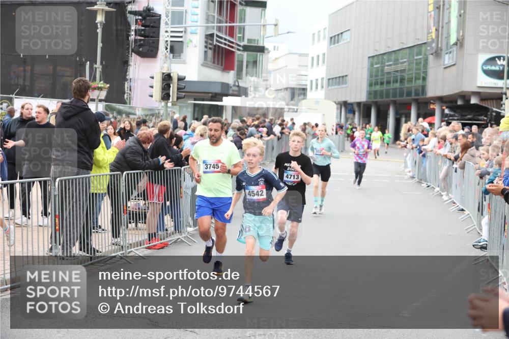 12.06.2026 - Holstenköstenlauf Andreas Tolksdorf http://msf.ph/oto/9744567 12.06.2026 17:55:29 Laufen 3745, 202, 4542, 4713, 302 meine-sportfotos.de