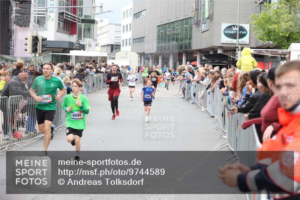 12.06.2026 - Holstenköstenlauf Andreas Tolksdorf http://msf.ph/oto/9744589 12.06.2026 17:55:46 Laufen 3882, 4898, 98, 4061 meine-sportfotos.de