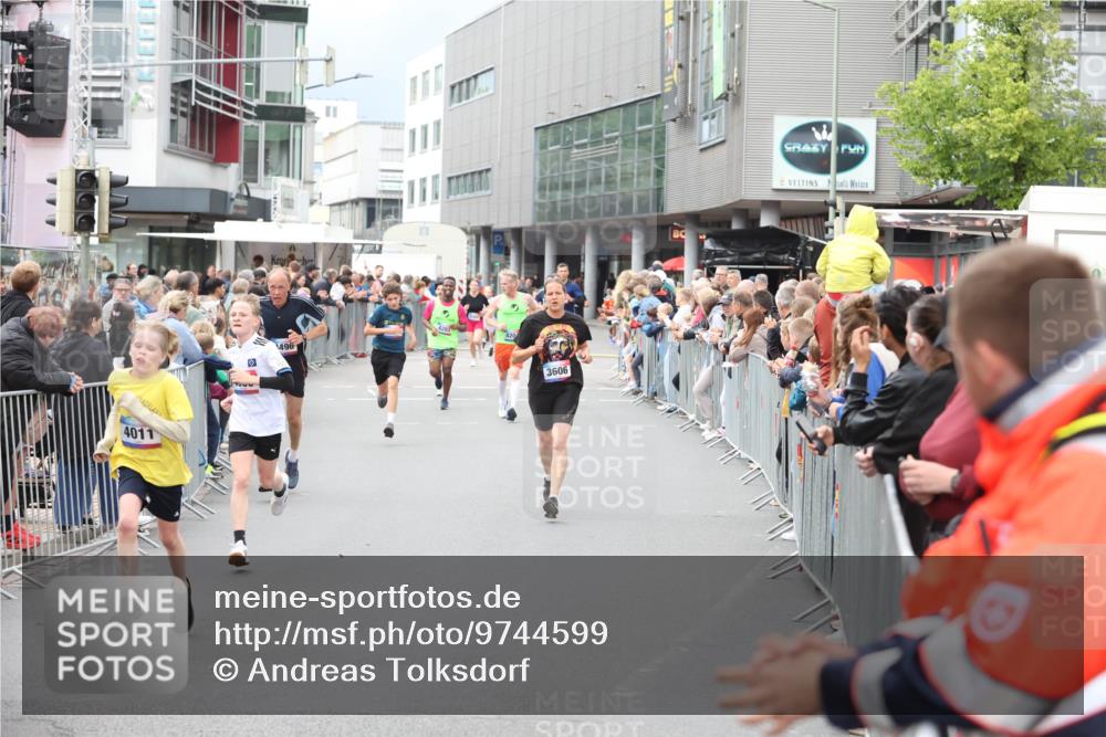 12.06.2026 - Holstenköstenlauf Andreas Tolksdorf http://msf.ph/oto/9744599 12.06.2026 17:55:51 Laufen 4011, 7050, 496, 420, 3606 meine-sportfotos.de