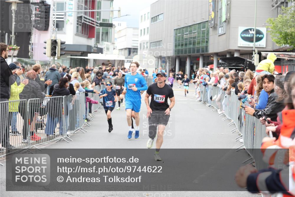 12.06.2026 - Holstenköstenlauf Andreas Tolksdorf http://msf.ph/oto/9744622 12.06.2026 17:56:04 Laufen 4510, 3851, 3572 meine-sportfotos.de