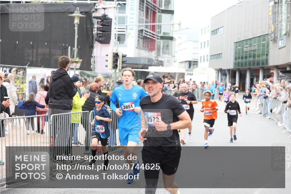 12.06.2026 - Holstenköstenlauf Andreas Tolksdorf http://msf.ph/oto/9744625 12.06.2026 17:56:06 Laufen 26, 4510, 3851, 3572, 3308, 349, 4264 meine-sportfotos.de
