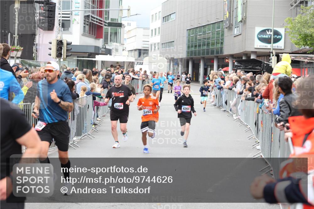 12.06.2026 - Holstenköstenlauf Andreas Tolksdorf http://msf.ph/oto/9744626 12.06.2026 17:56:06 Laufen 09, 4264, 3308, 3492 meine-sportfotos.de