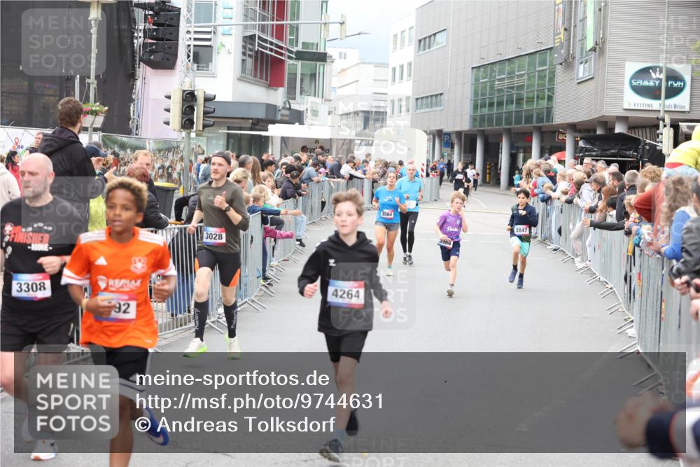 12.06.2026 - Holstenköstenlauf Andreas Tolksdorf http://msf.ph/oto/9744631 12.06.2026 17:56:09 Laufen 3308, 92, 3028, 4264, 3564, 3966, 3847 meine-sportfotos.de