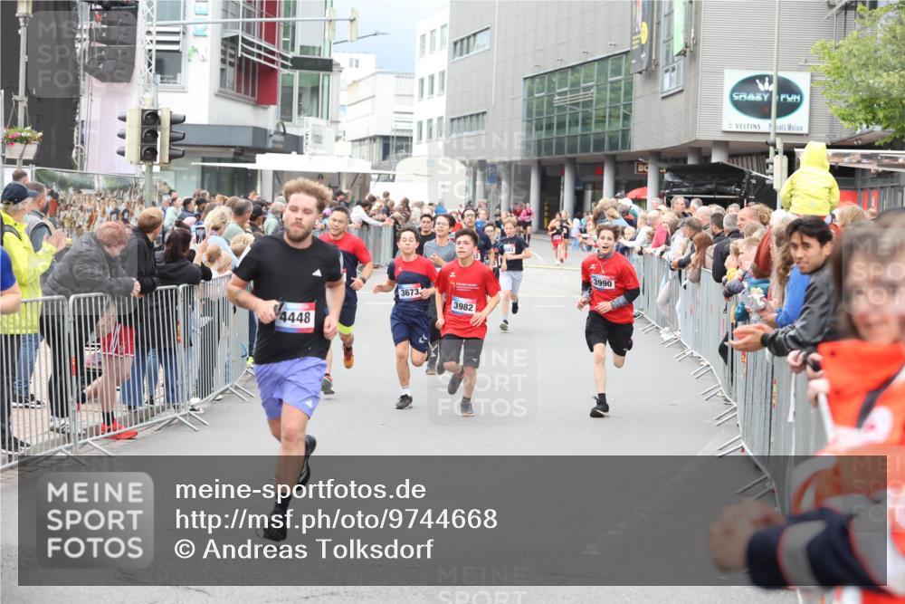 12.06.2026 - Holstenköstenlauf Andreas Tolksdorf http://msf.ph/oto/9744668 12.06.2026 17:56:37 Laufen 4448, 3673, 3982, 3990 meine-sportfotos.de