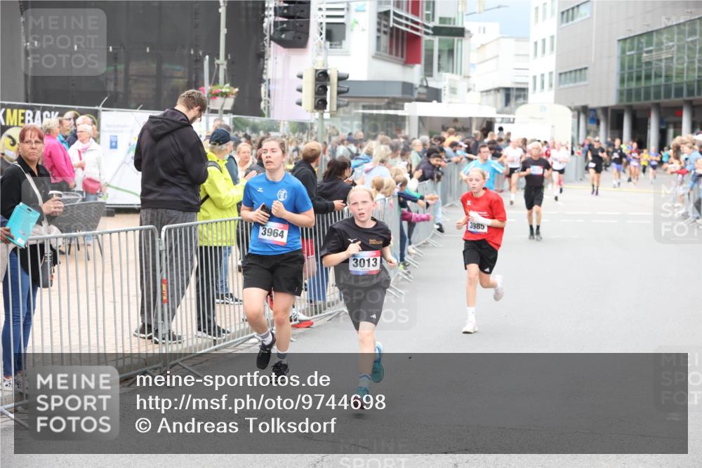 12.06.2026 - Holstenköstenlauf Andreas Tolksdorf http://msf.ph/oto/9744698 12.06.2026 17:57:02 Laufen 3964, 3013, 3985 meine-sportfotos.de