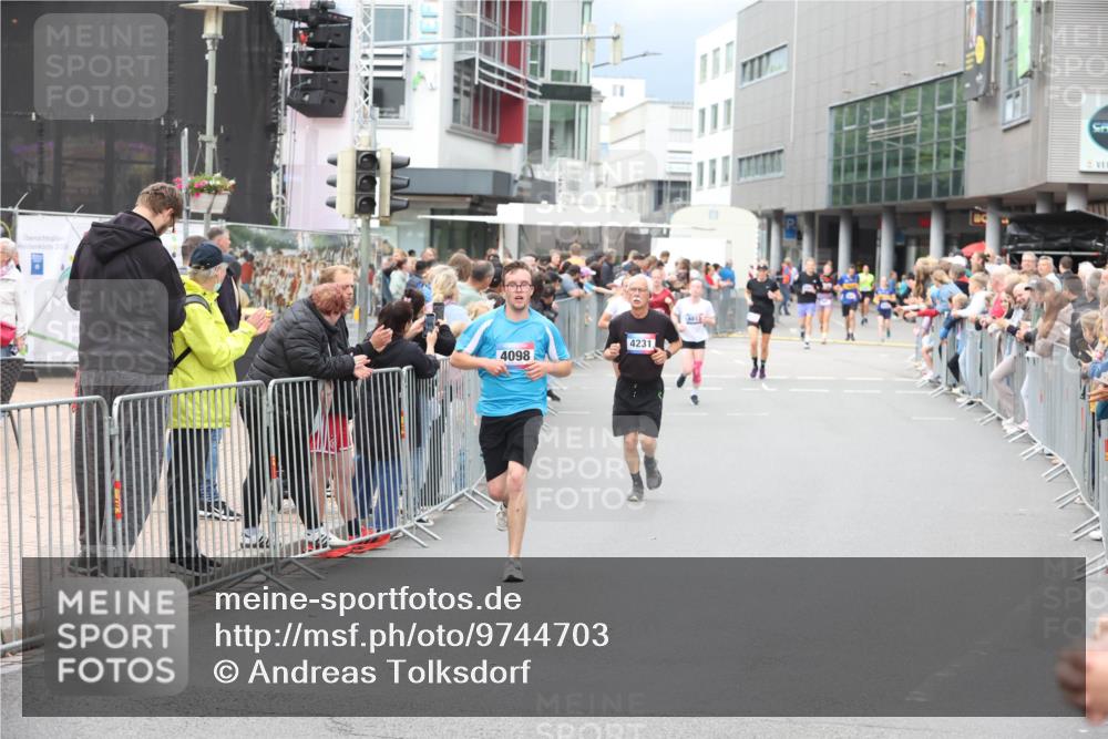 12.06.2026 - Holstenköstenlauf Andreas Tolksdorf http://msf.ph/oto/9744703 12.06.2026 17:57:05 Laufen 202, 4098, 4231, 4813 meine-sportfotos.de