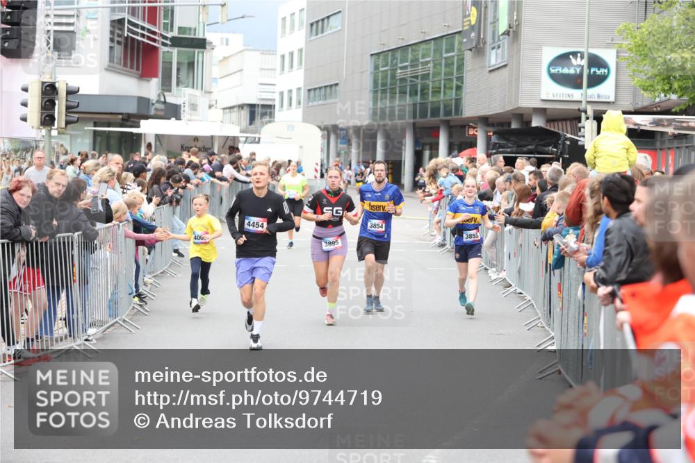 12.06.2026 - Holstenköstenlauf Andreas Tolksdorf http://msf.ph/oto/9744719 12.06.2026 17:57:18 Laufen 400, 4454, 3854, 3855, 3895 meine-sportfotos.de