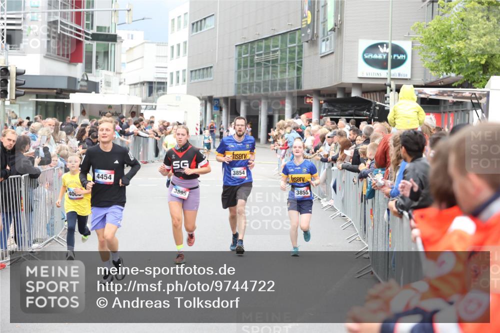 12.06.2026 - Holstenköstenlauf Andreas Tolksdorf http://msf.ph/oto/9744722 12.06.2026 17:57:19 Laufen 406, 4454, 3895, 3854, 3855 meine-sportfotos.de