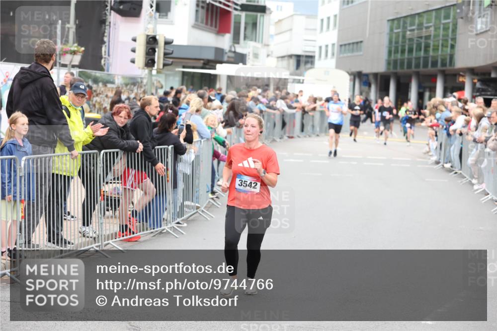 12.06.2026 - Holstenköstenlauf Andreas Tolksdorf http://msf.ph/oto/9744766 12.06.2026 17:58:01 Laufen 3542 meine-sportfotos.de