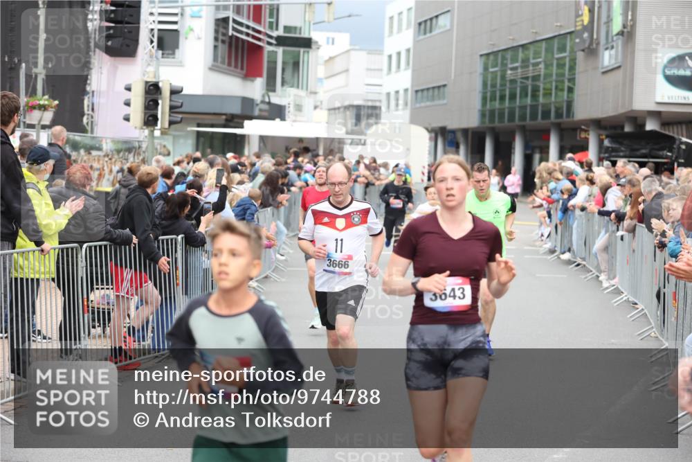 12.06.2026 - Holstenköstenlauf Andreas Tolksdorf http://msf.ph/oto/9744788 12.06.2026 17:58:17 Laufen 11, 3666, 3643 meine-sportfotos.de