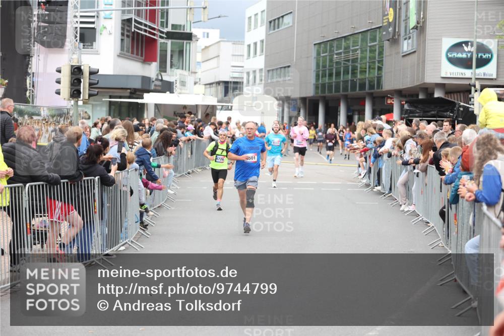 12.06.2026 - Holstenköstenlauf Andreas Tolksdorf http://msf.ph/oto/9744799 12.06.2026 17:58:25 Laufen 4726, 501, 4533 meine-sportfotos.de