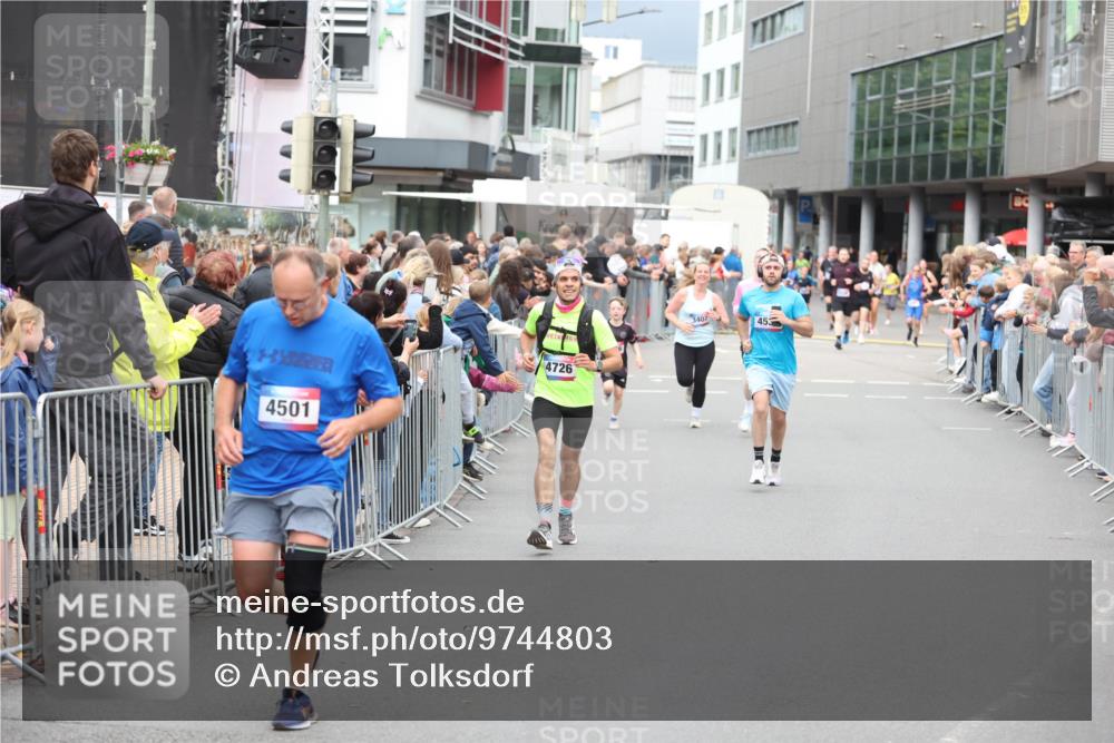 12.06.2026 - Holstenköstenlauf Andreas Tolksdorf http://msf.ph/oto/9744803 12.06.2026 17:58:29 Laufen 4501, 4726, 3407, 453 meine-sportfotos.de