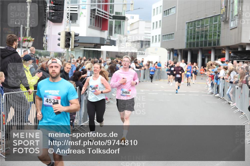 12.06.2026 - Holstenköstenlauf Andreas Tolksdorf http://msf.ph/oto/9744810 12.06.2026 17:58:34 Laufen 4532, 3407, 3464 meine-sportfotos.de