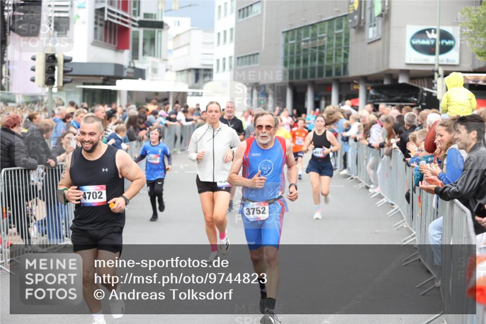 12.06.2026 - Holstenköstenlauf Andreas Tolksdorf http://msf.ph/oto/9744823 12.06.2026 17:58:45 Laufen 4702, 1880, 3752 meine-sportfotos.de